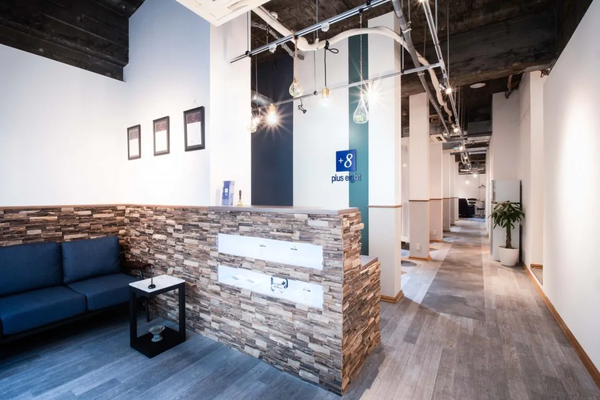 プラスエイト池袋店