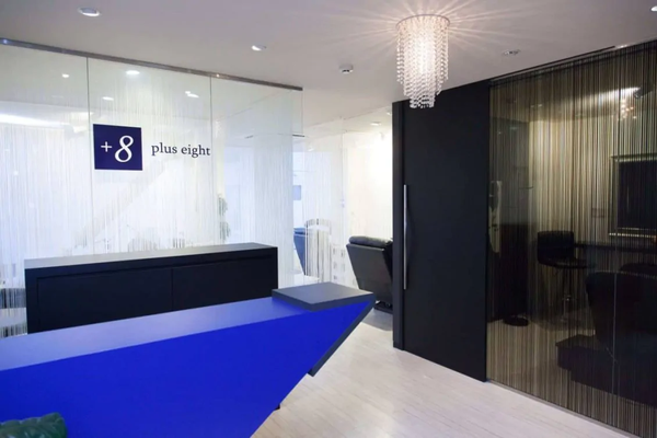 プラスエイト新宿店